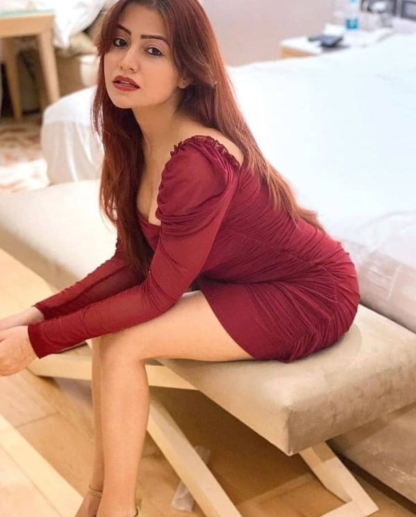 Pakistani massage centre therapist