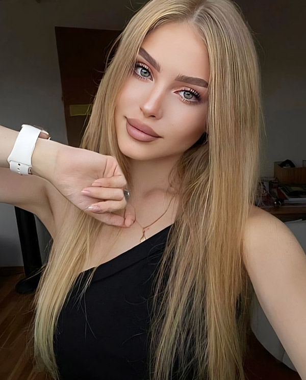 Pakistani massage centre therapist